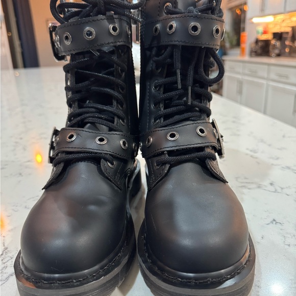 Deathrow combat boots from Vampire freaks. main image 5